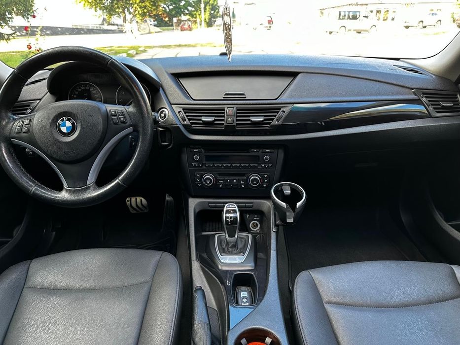 Продам BMW X1 xDrive 28i